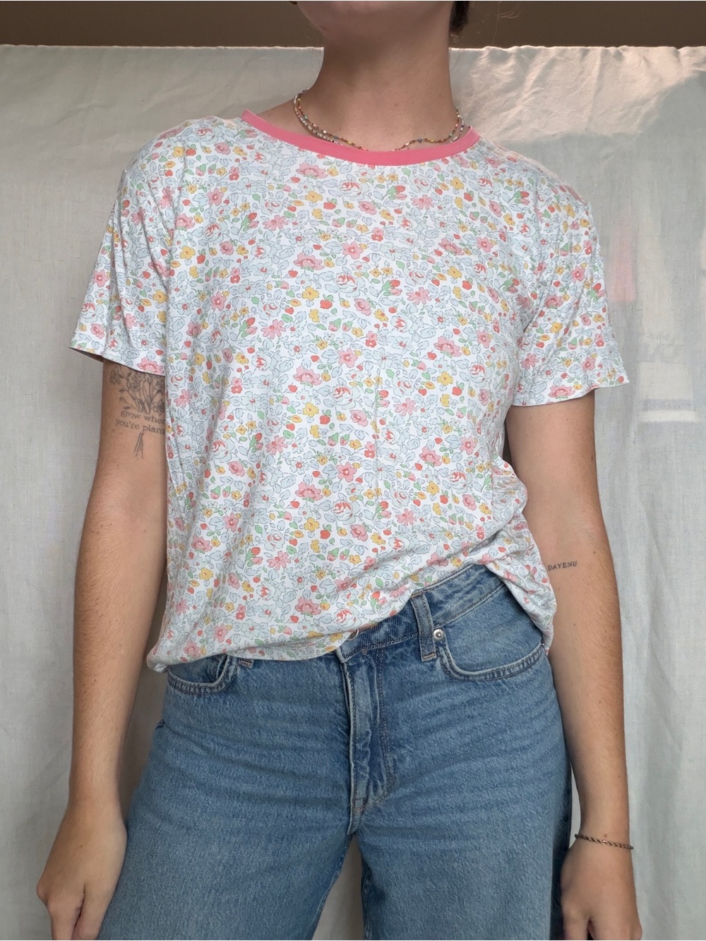 LAKE pink blue all over floral tee shirt size S 100% pima cotton - Picture 4 of 4